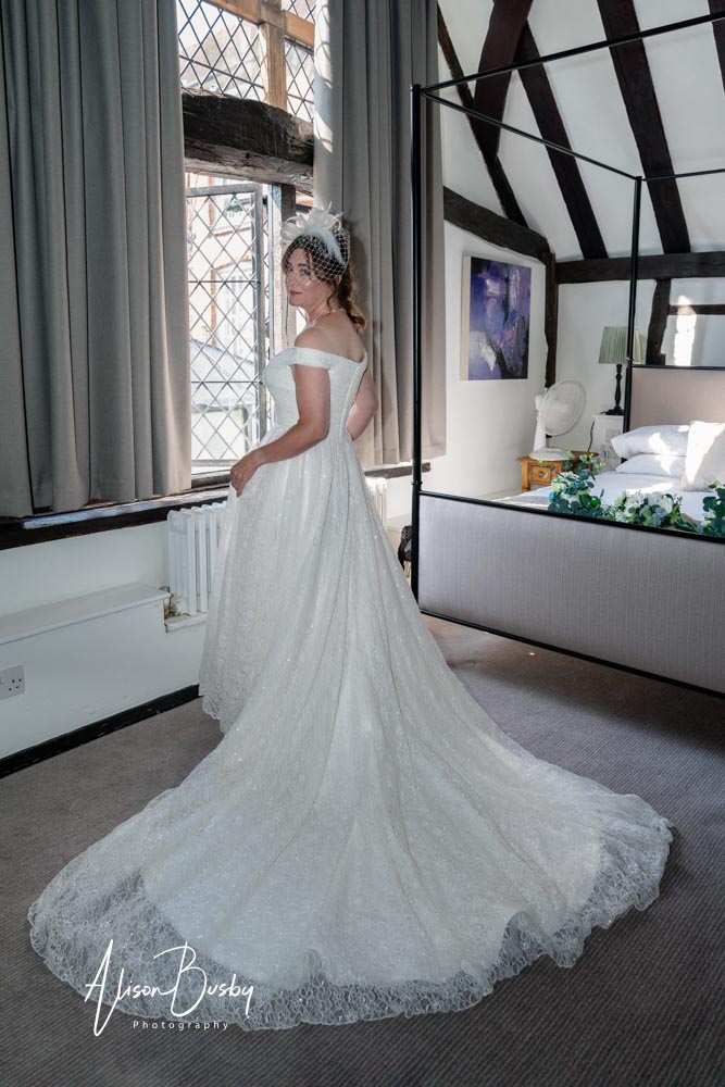 Bridal prep at Kings Arms in Amersham
