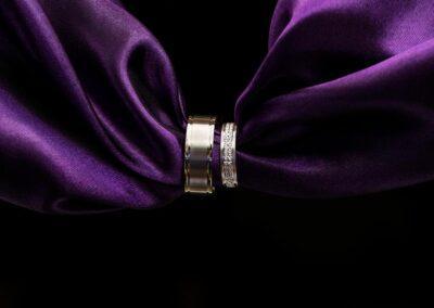 Creative wedding ring photo.