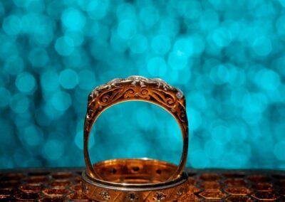 Creative wedding ring photo.