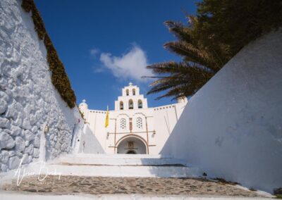 Santorini honeymoon. Pyrgos.