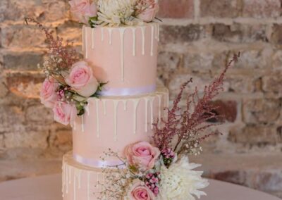 Rackleys wedding photography. Wedding cake.