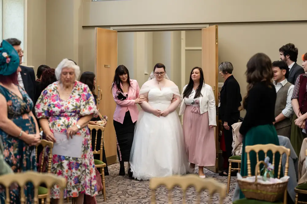 Reading Town Hall wedding photographer. wedding ceremony at the town hall.